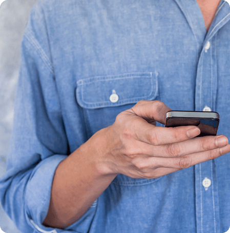 Patient using a patient engagement app for surgery preparation